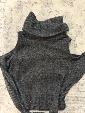 Hollister Men’s Dark Gray Turtleneck Sweater